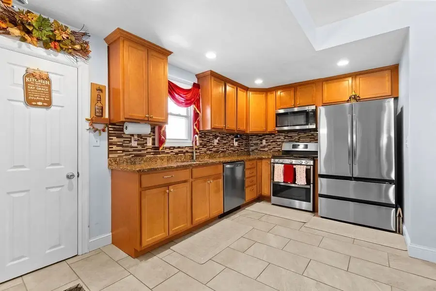 356 Crescent St, Brockton, MA 02302 - Image #2