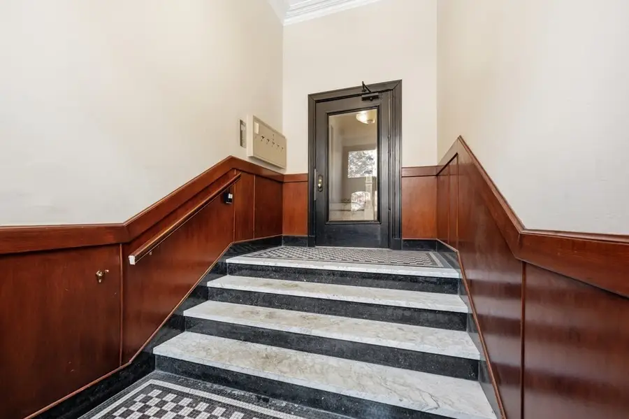 315 Tappan St #4, Brookline, MA 02446 - Image #2