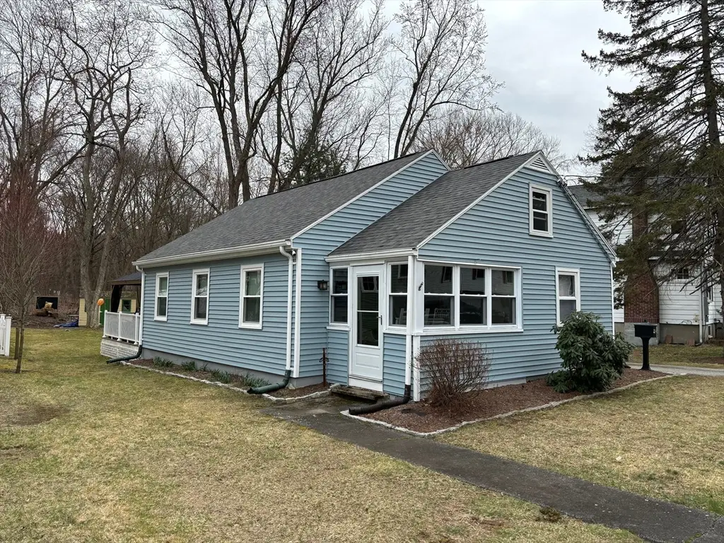 20 Pinevale Ave, Reading, MA 01867 - #1
