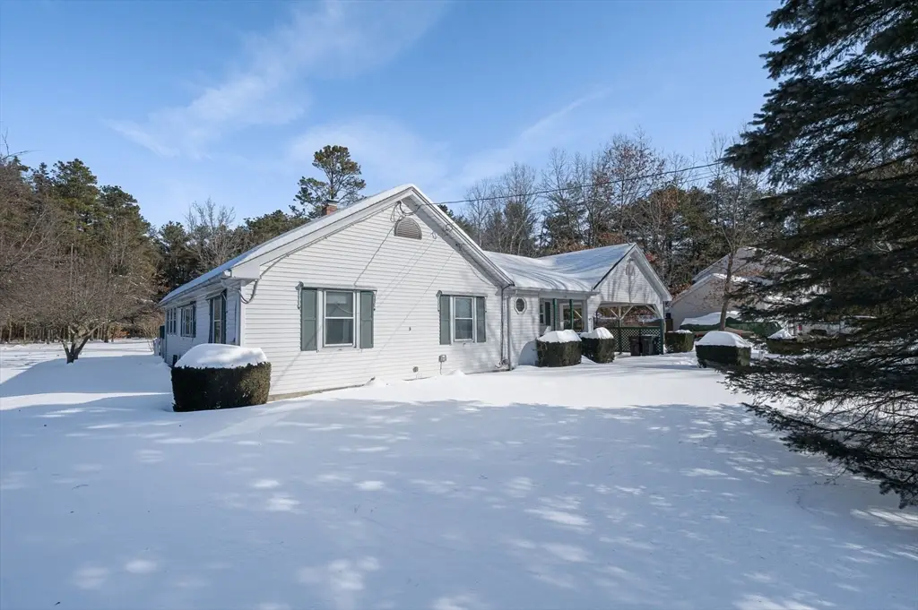 178 Falcon Dr, Westfield, MA 01085 - Image #1