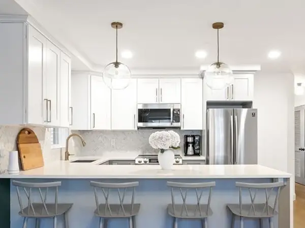 337 Chelsea St #1, Boston, MA 02128