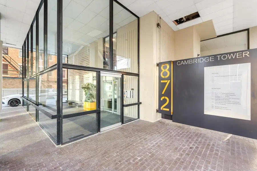 872 Massachusetts Avenue #303, Cambridge, MA 02139 - Image #2