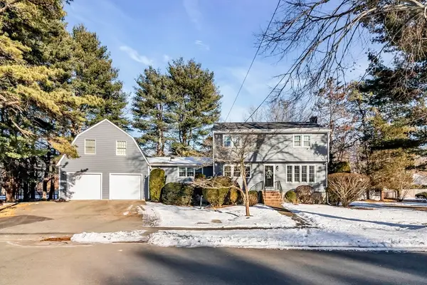 13 Morningside Dr, Beverly, MA 01915