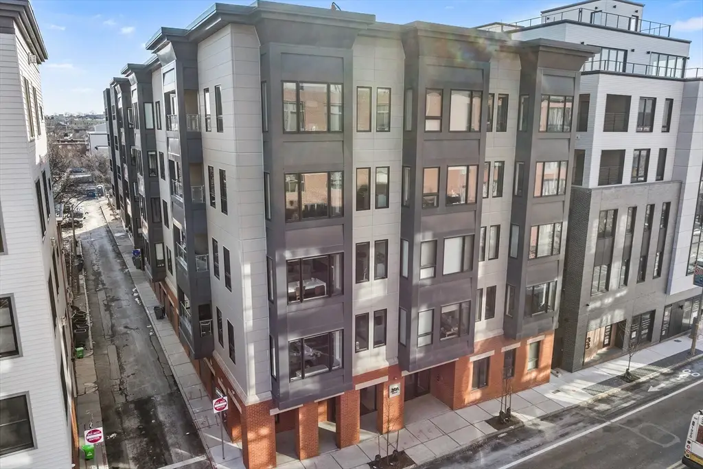 39 A St #19, Boston, MA 02127 - Image #1