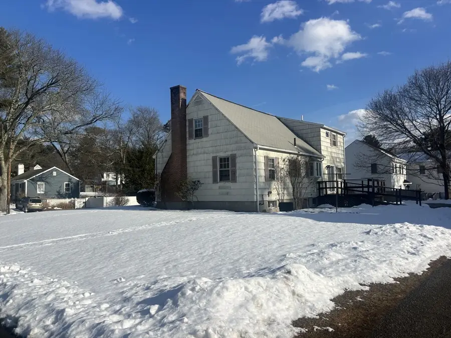 51 Woodland Dr, Framingham, MA 01701 - Image #2