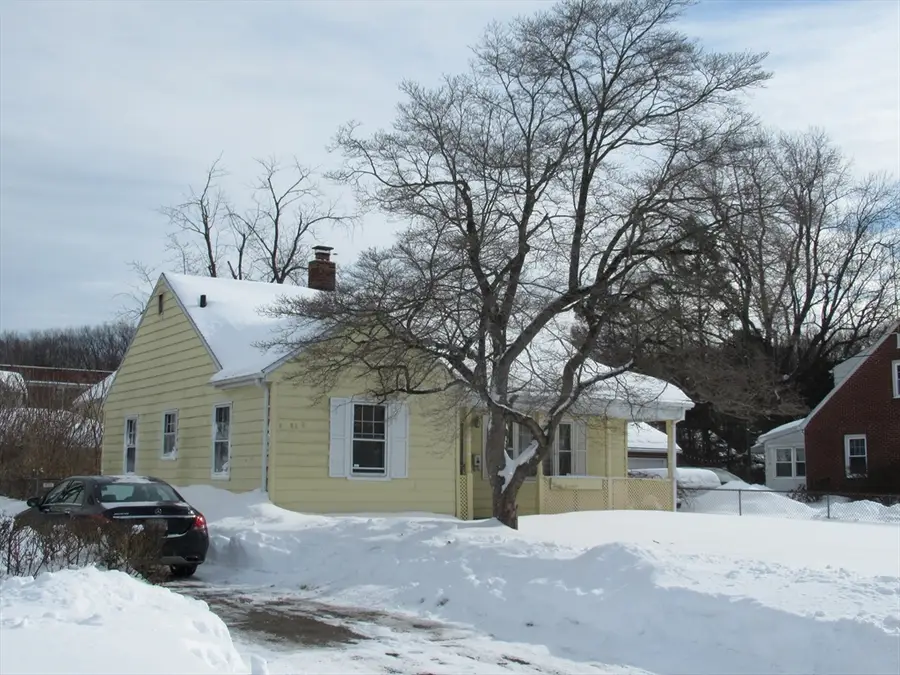 33 Connolly St, Springfield, MA 01151 - Image #2