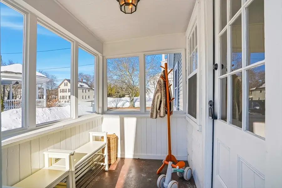 26 Maple St, Mendon, MA 01756 - #2