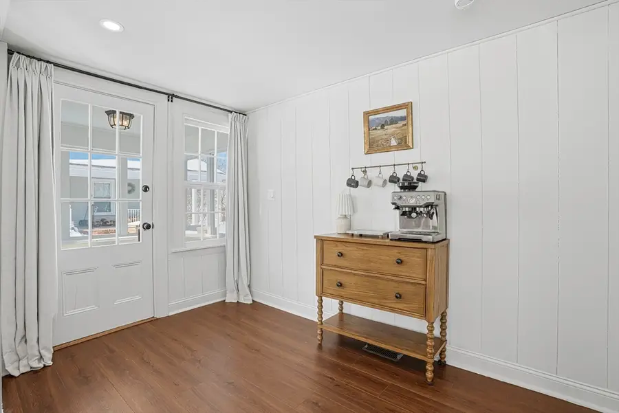 26 Maple St, Mendon, MA 01756 - #3