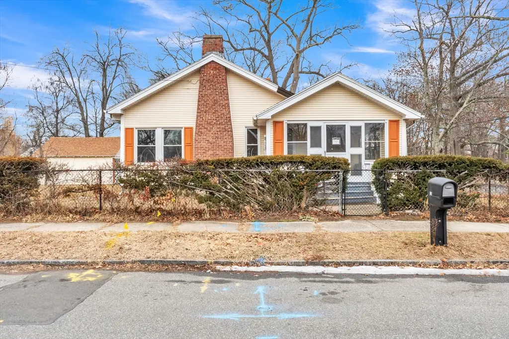 141 Hood St, Springfield, MA 01109 - Image #1