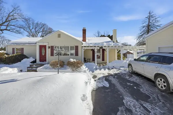 144 River Rd, Agawam, MA 01001