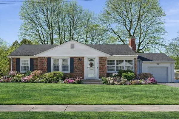 8 Westmont Rd, Shrewsbury, MA 01545