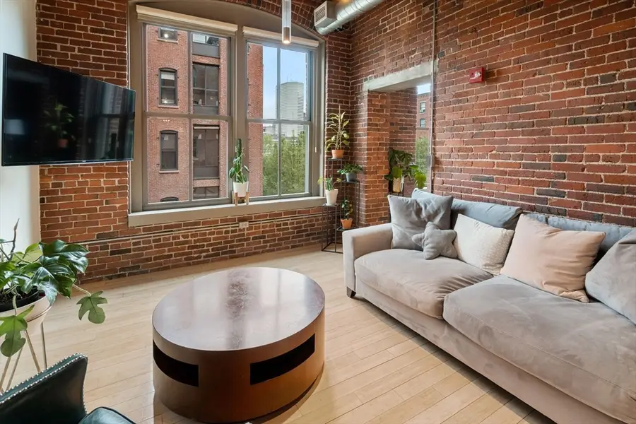 35 Channel Center St #303, Boston, MA 02210 - Image #3