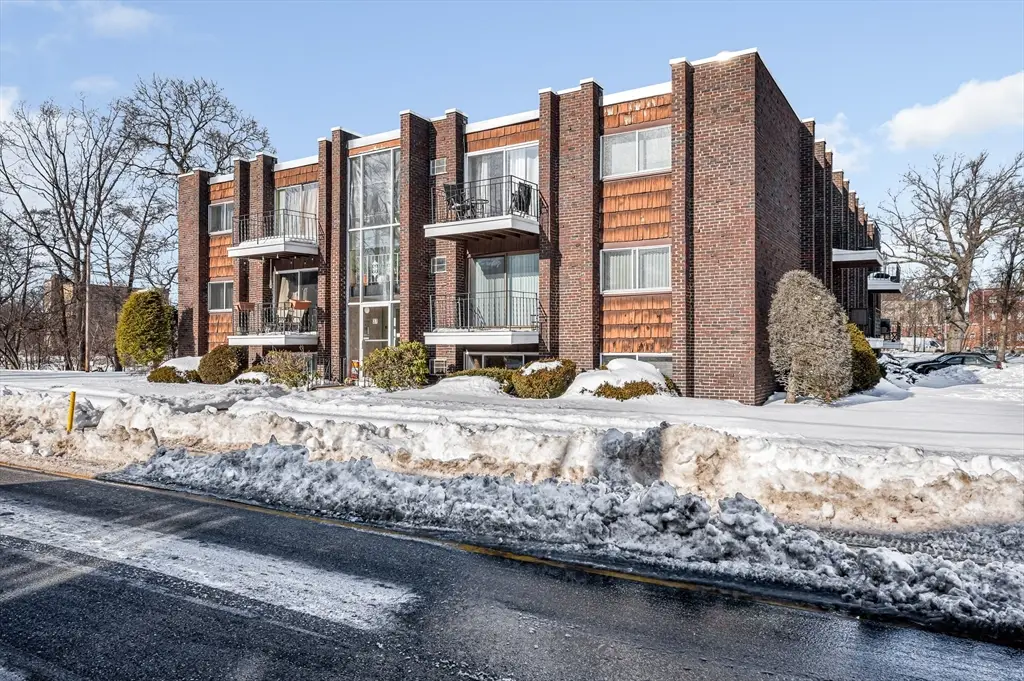 37 South St #10, Medford, MA 02155 - #1