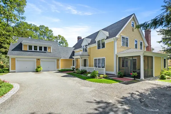 612 Lexington, Concord, MA 01742