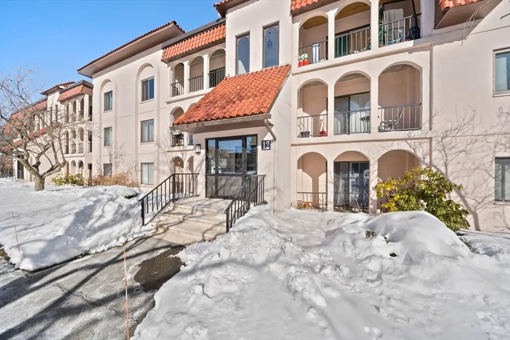 685 Oak St #12-9, Brockton, MA 02301 - Image #1