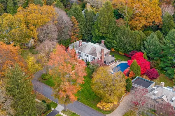 6 Paul Revere Rd, Worcester, MA 01609