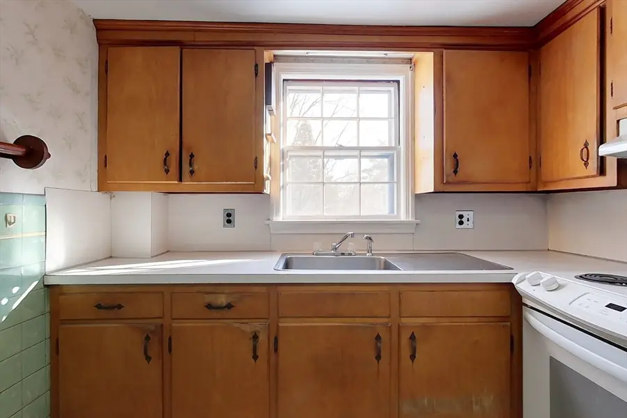 222 W Townsend Rd, Lunenburg, MA 01462 - #3