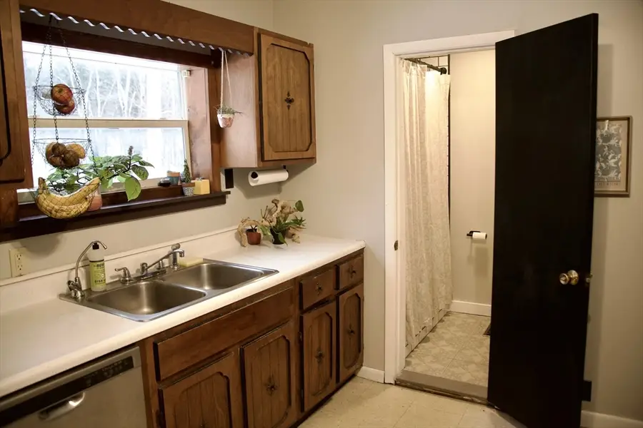 886 Keene Rd, Winchester, NH 03470 - Image #3