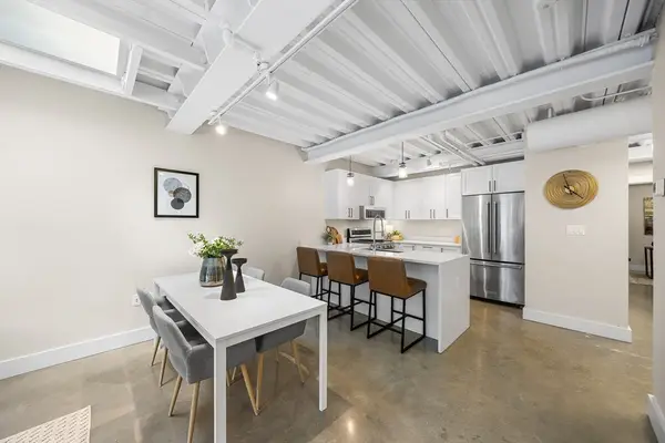 305 Webster Ave #109, Cambridge, MA 02141