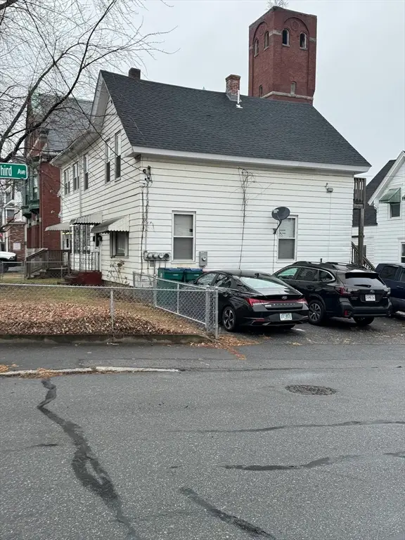 89 Mammoth Rd, Lowell, MA 01854 - #1