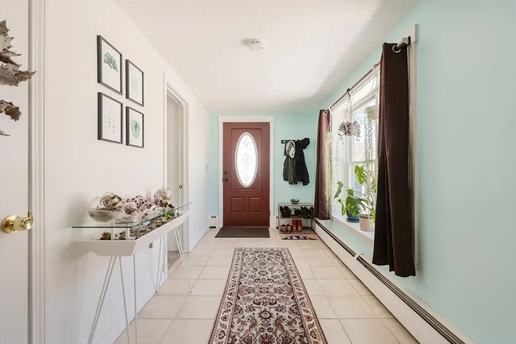 35 Waterman Rd, Auburn, MA 01501 - Image #1