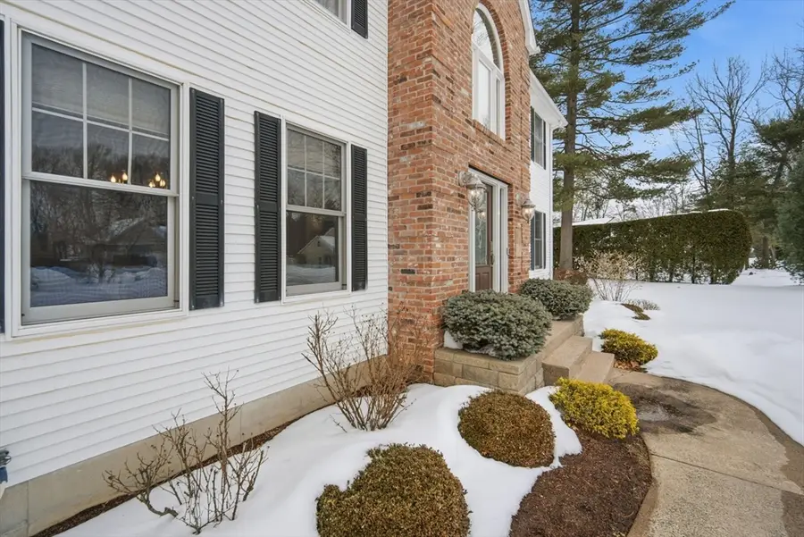 103 Woodcliff Dr, Westfield, MA 01085 - #2