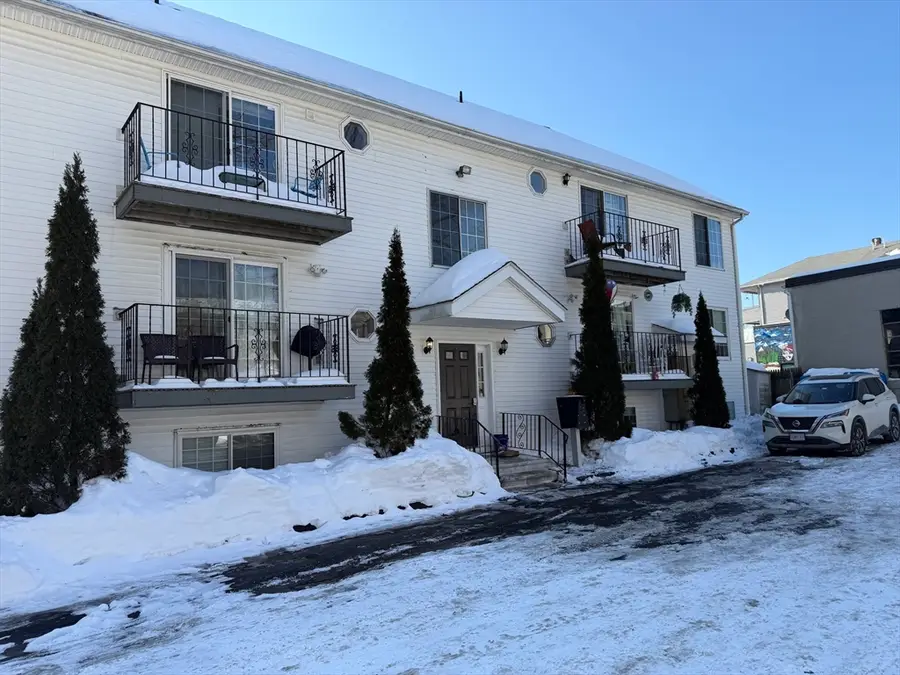 155 Hamilton St #4, Worcester, MA 01604 - Image #2