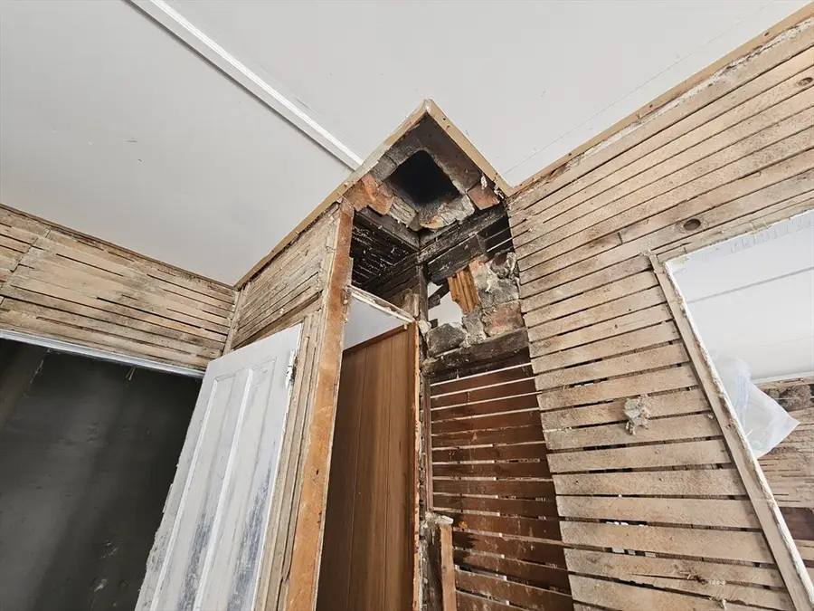 27 Hall St, North Adams, MA 01247 - #2