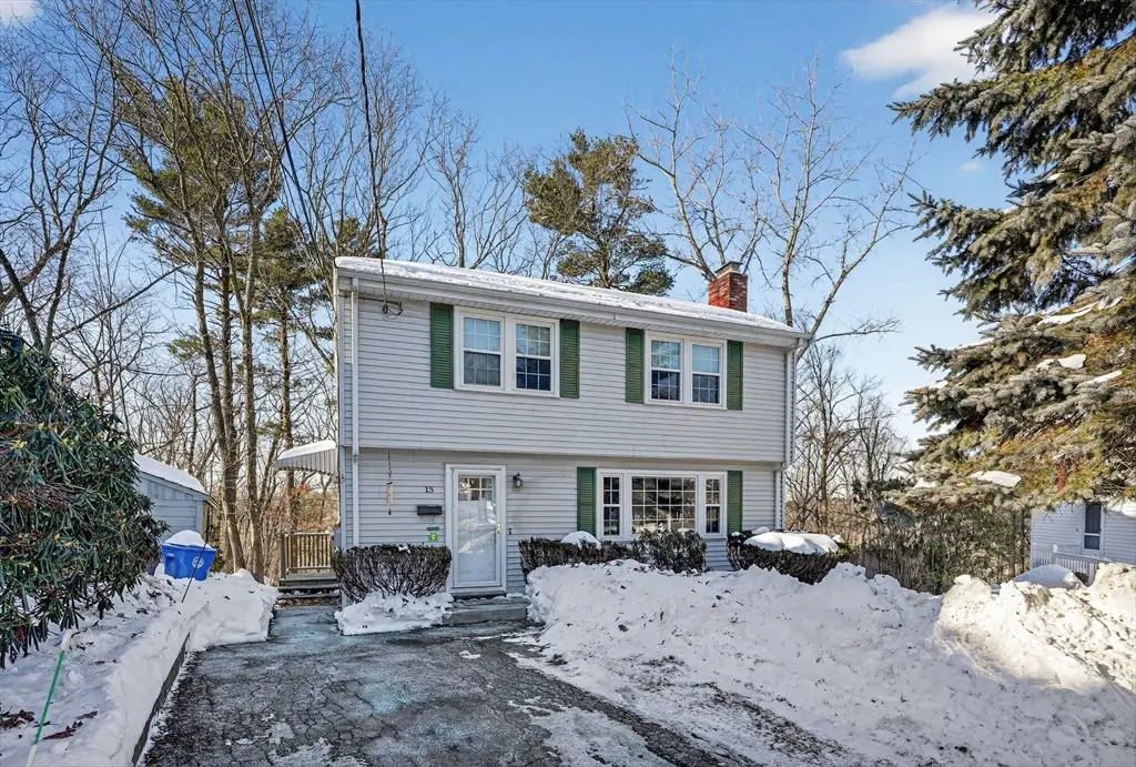 15 Flagg Cir, Waltham, MA 02453 - Image #1