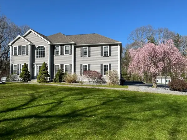 10 Essex St, Douglas, MA 01516