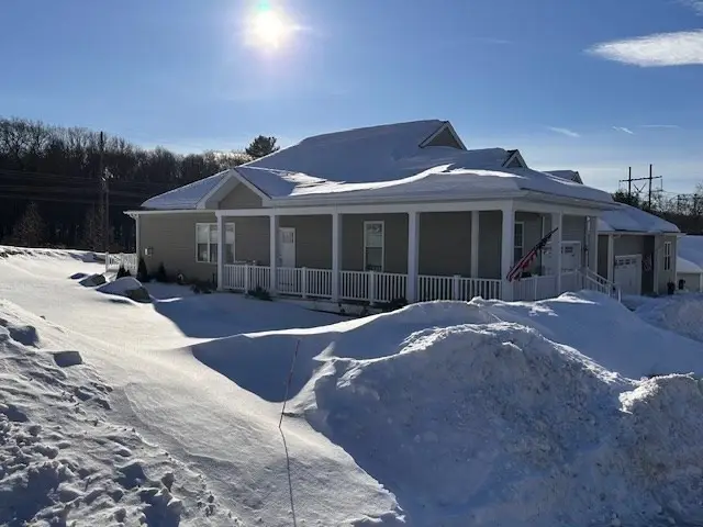 61 Spring Hill Dr #61, Uxbridge, MA 01569 - Image #2