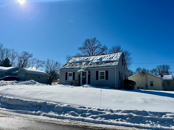 112 W Canton Cir, Springfield, MA 01104