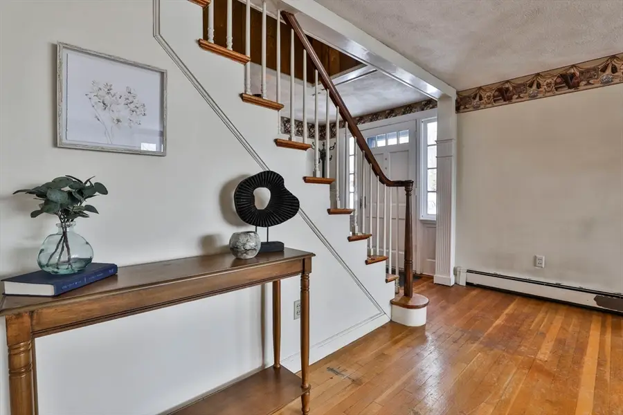 67 Woodcrest Dr, Wakefield, MA 01880 - Image #3