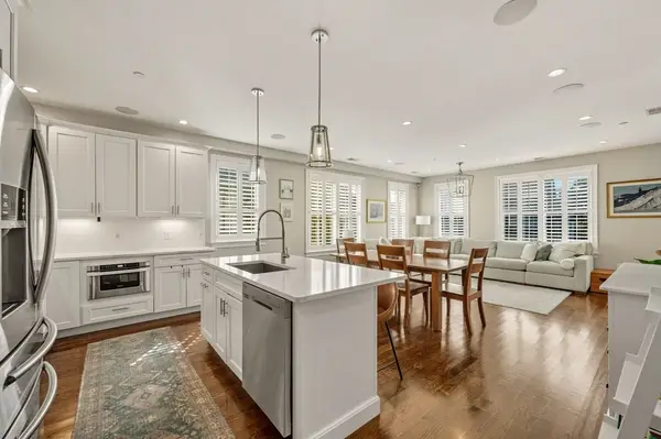 884 Adams St #4, Boston, MA 02124