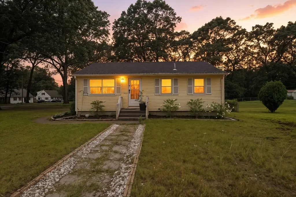 381 N Brook Rd, Springfield, MA 01119 - #1