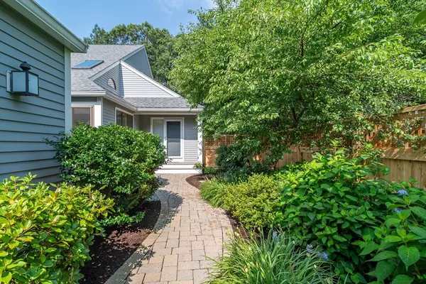 12 Cutting Cross Way #12, Wayland, MA 01778