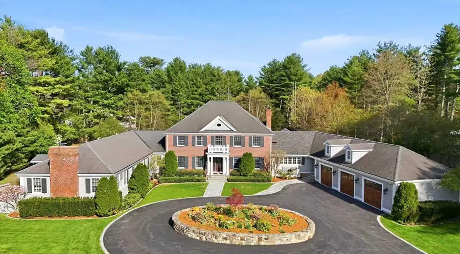 568 Wellesley St, Weston, MA 02493 - #2