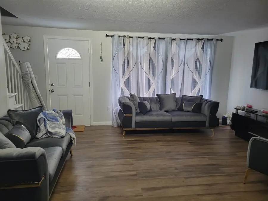 35 Genessee St #E, Worcester, MA 01603 - Image #3