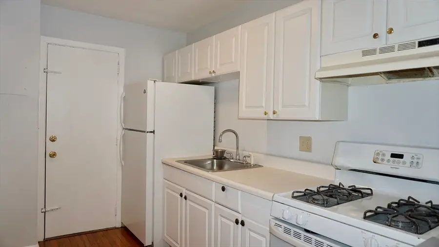 6 Hayes Rd #10, Boston, MA 02131 - Image #3