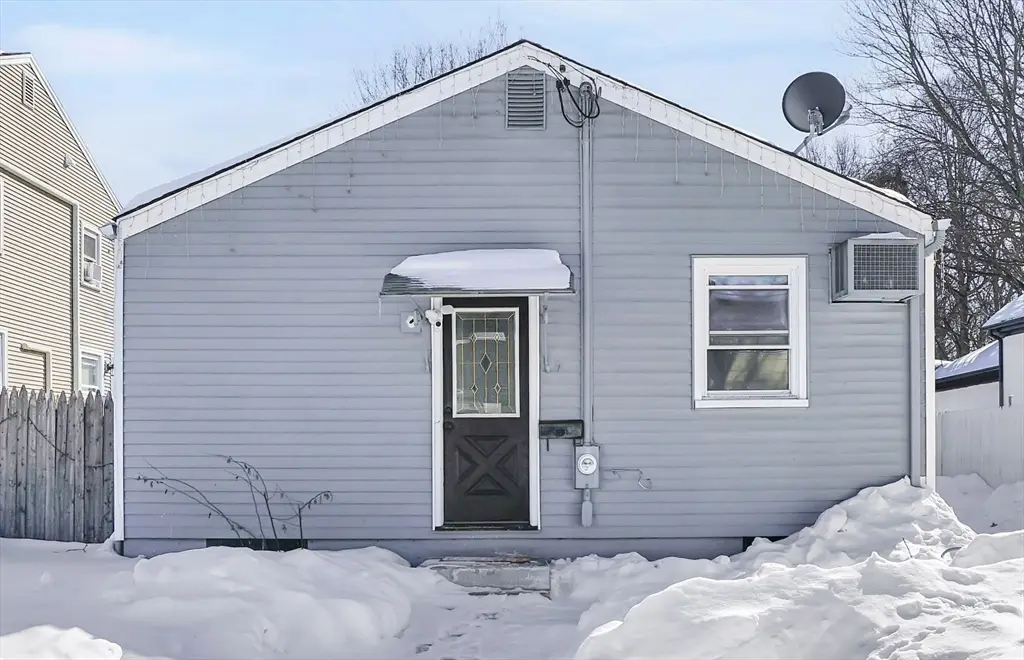 9 Utica St, Springfield, MA 01104 - Image #1