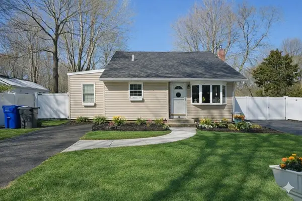 54 Wilbur St, Raynham, MA 02767