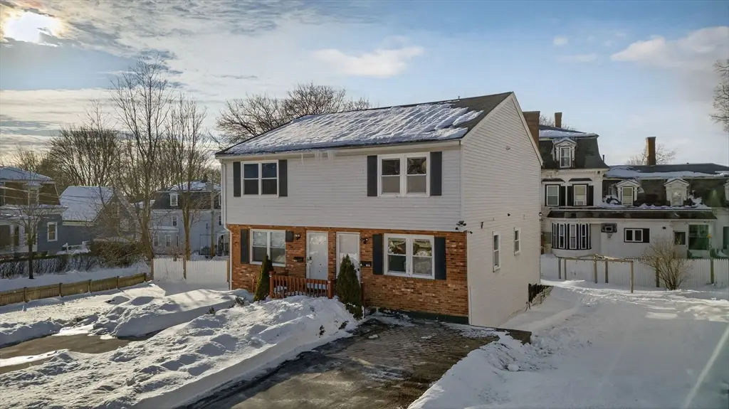 106 Methuen St #B, Lowell, MA 01850 - Image #1
