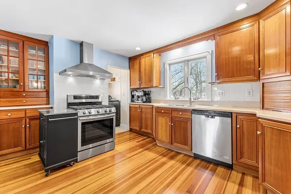 98 Cedar St #2, Dedham, MA 02026