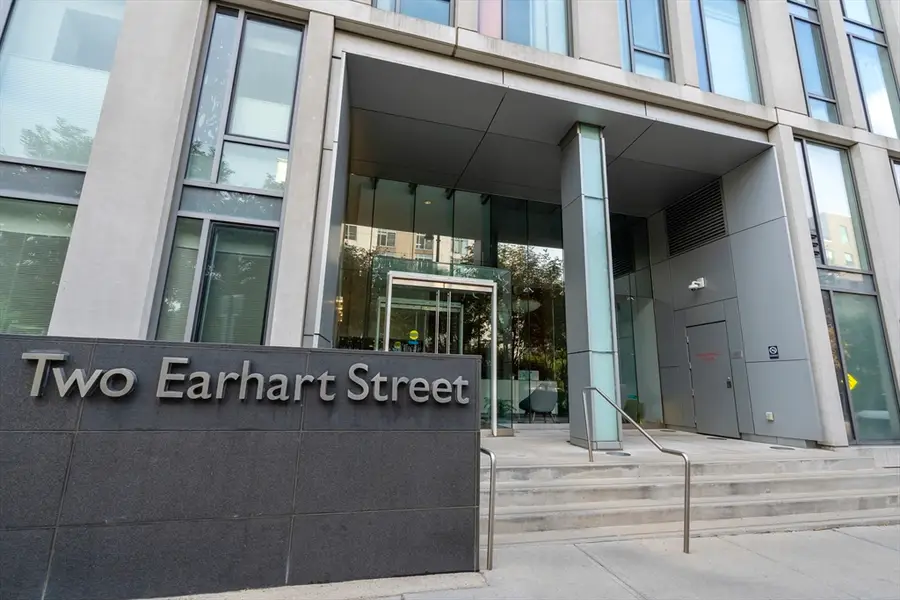 2 Earhart Street #PH4, Cambridge, MA 02141 - #2