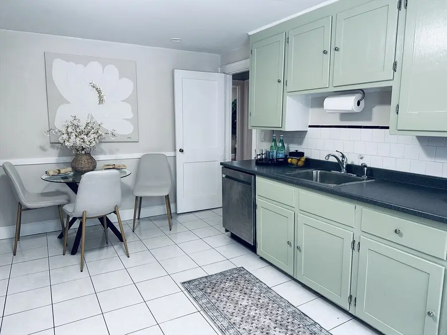 31 Aldrich Rd #1, Watertown, MA 02472 - #3