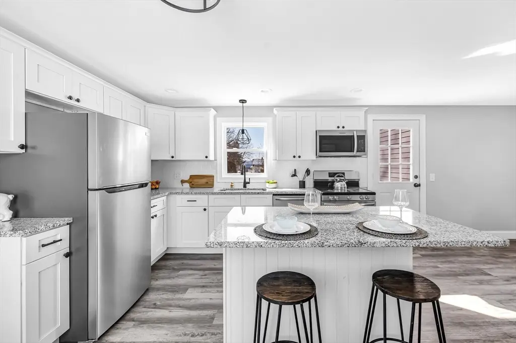 24 Francis St, Westfield, MA 01085 - #1