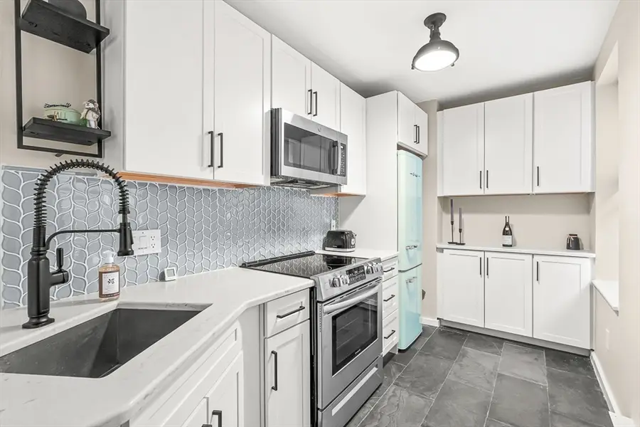 5 Holden Ct #3, Boston, MA 02109 - Image #2