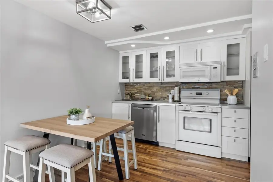 34 Bayview Ter #5, Danvers, MA 01923 - #3