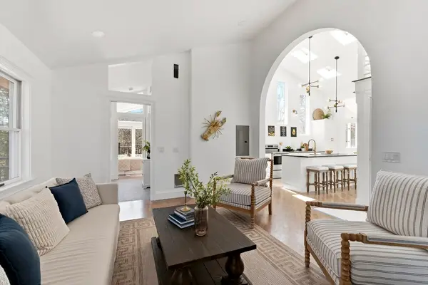 86 Harry Kemp Way #B, Provincetown, MA 02657