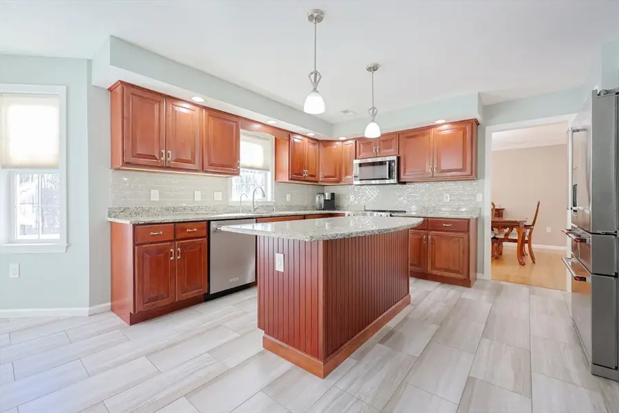 17 Amherst Rd, Shrewsbury, MA 01545 - #3